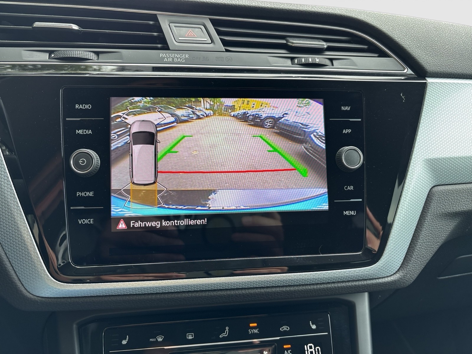 Volkswagen Touran 1.5 ENERGY 7SITZE CAM ACC E-KLAPPE NAVI