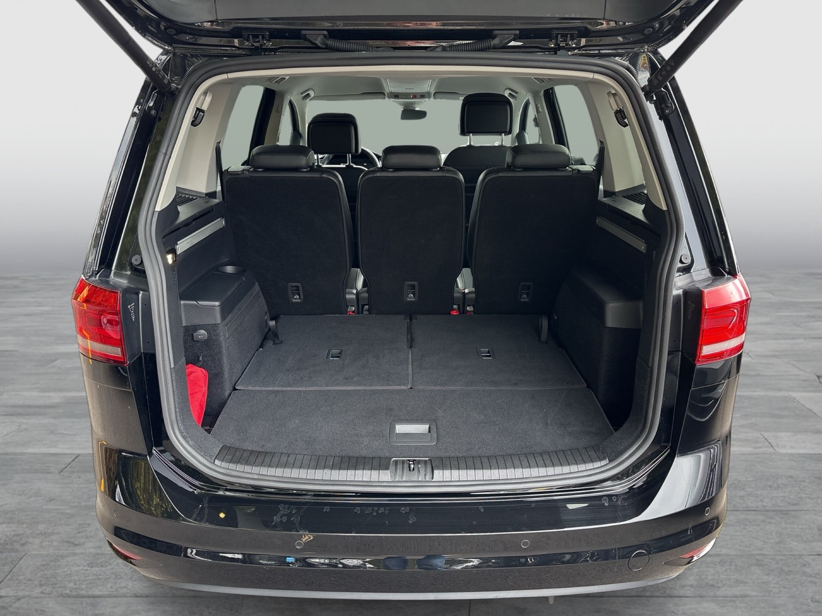 Volkswagen Touran 1.5 ENERGY 7SITZE CAM ACC E-KLAPPE NAVI