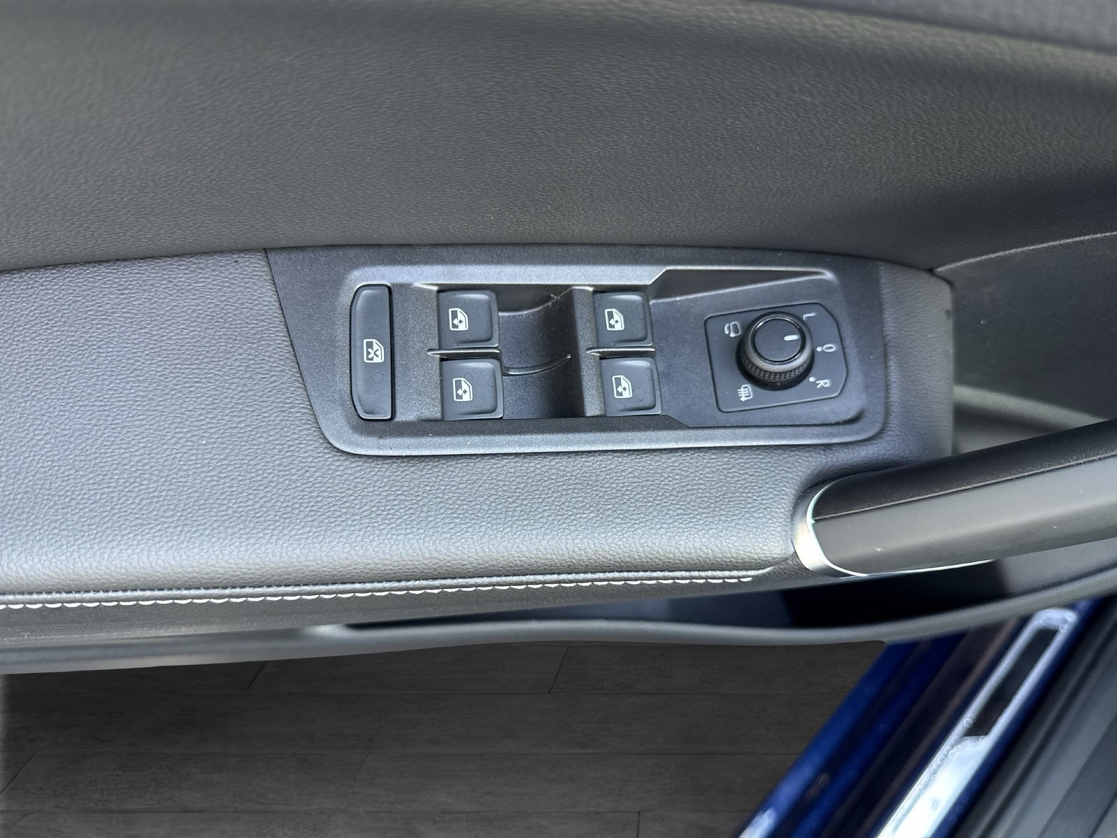 Volkswagen Touran 1.5 ENERGY 7SITZE CAM ACC E-KLAPPE NAVI