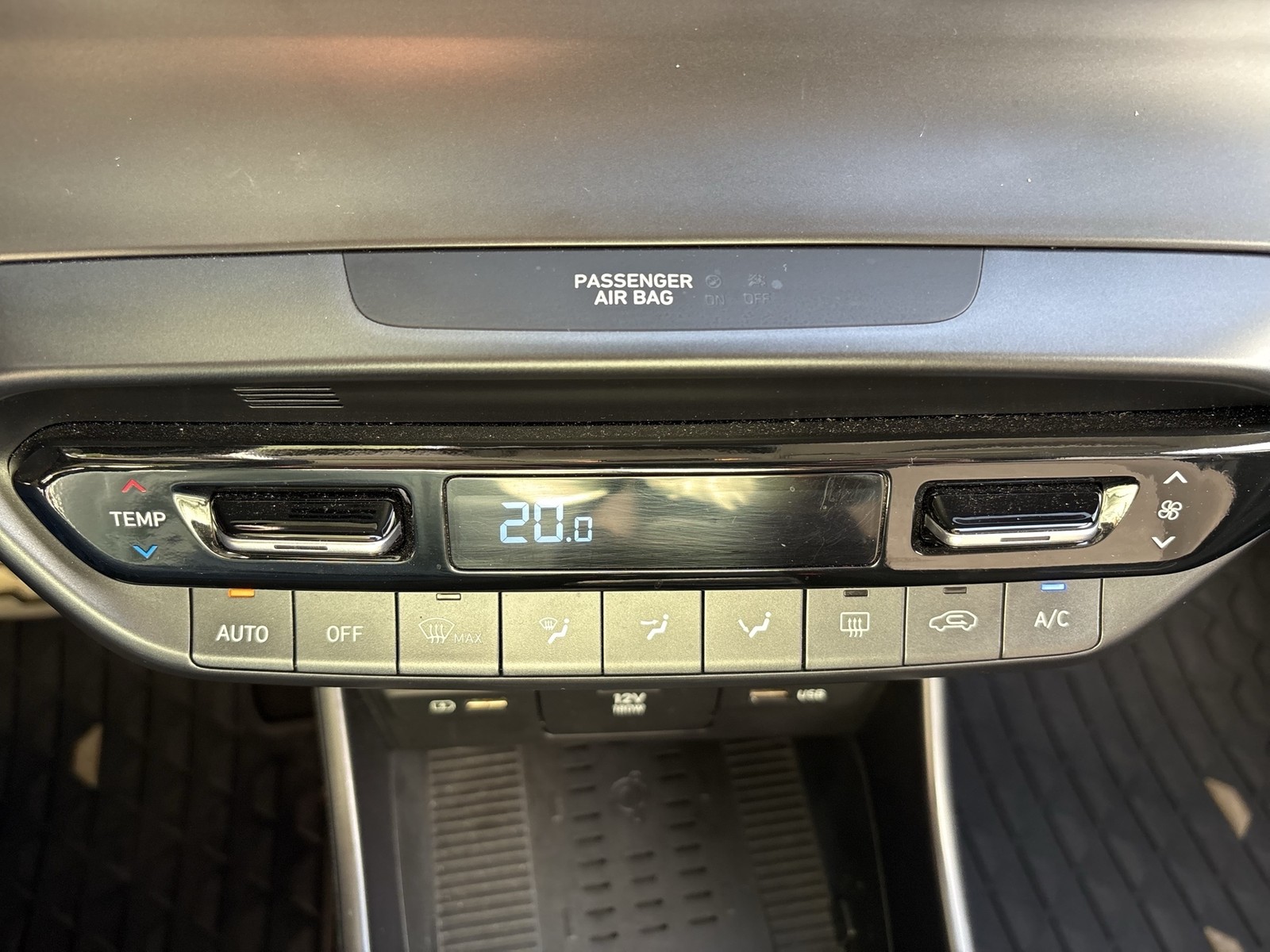 Hyundai Bayon 1.0 T-GDI Prime NAVI SITZHEIZ BOSE ALU AHK