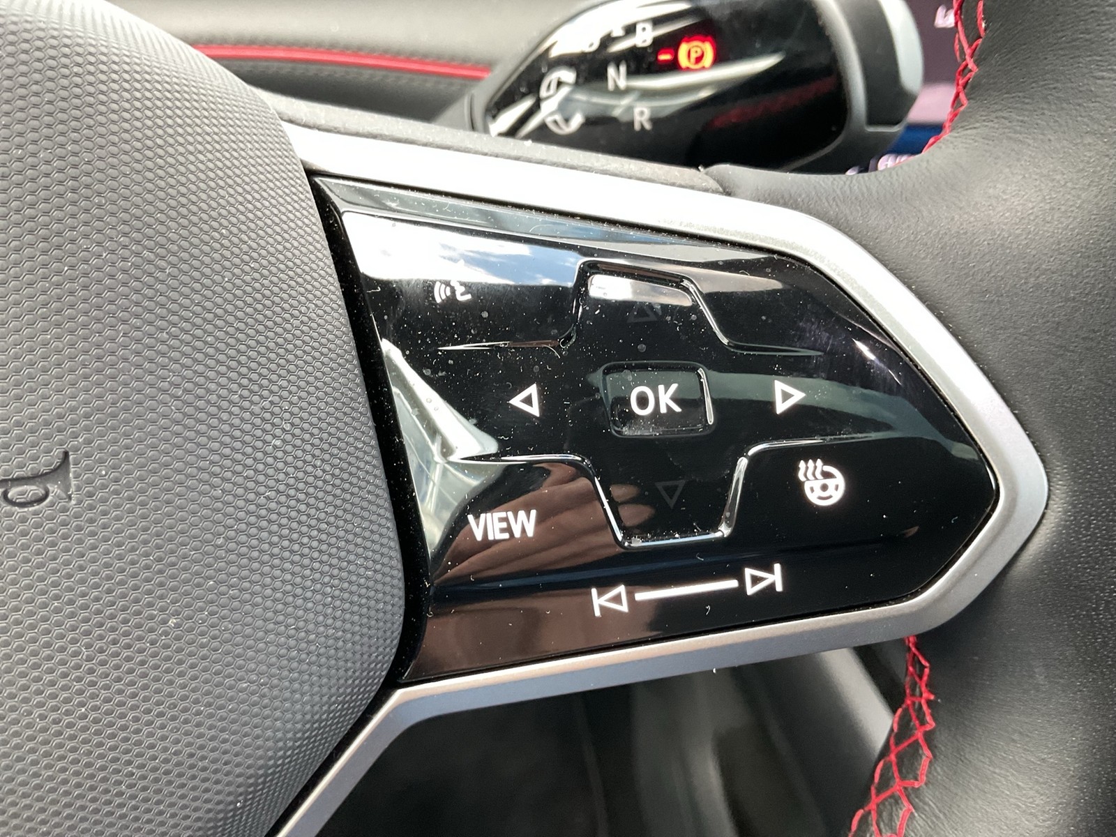 Volkswagen ID.7 Tourer GTX 4X4 WÄRMEPUMPE PANO AHK 360°CAM