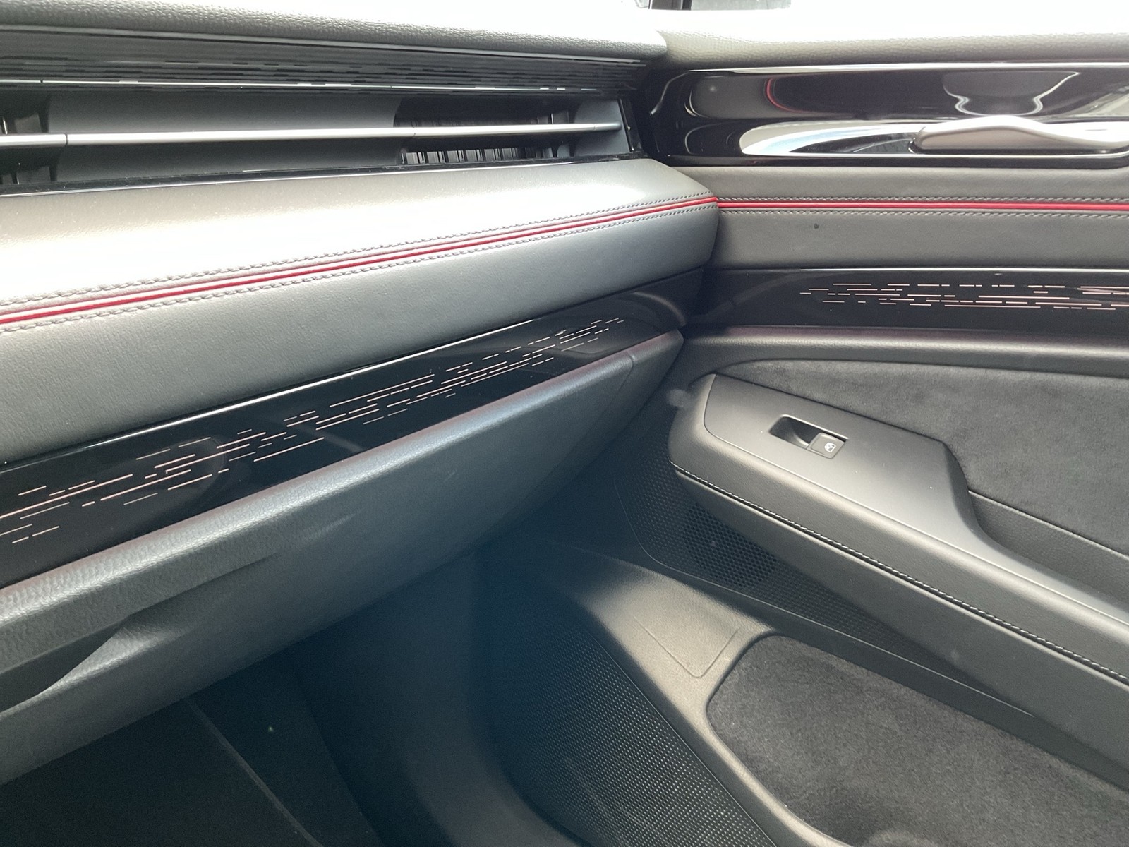 Volkswagen ID.7 Tourer GTX 4X4 WÄRMEPUMPE PANO AHK 360°CAM