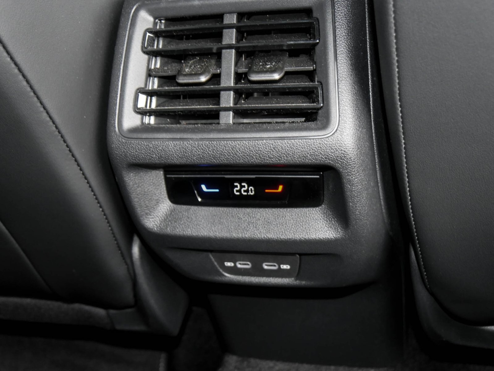 Volkswagen Tiguan 2.0 R-LINE 4X4 NEUESMODELL AHK 360CAM 20Z