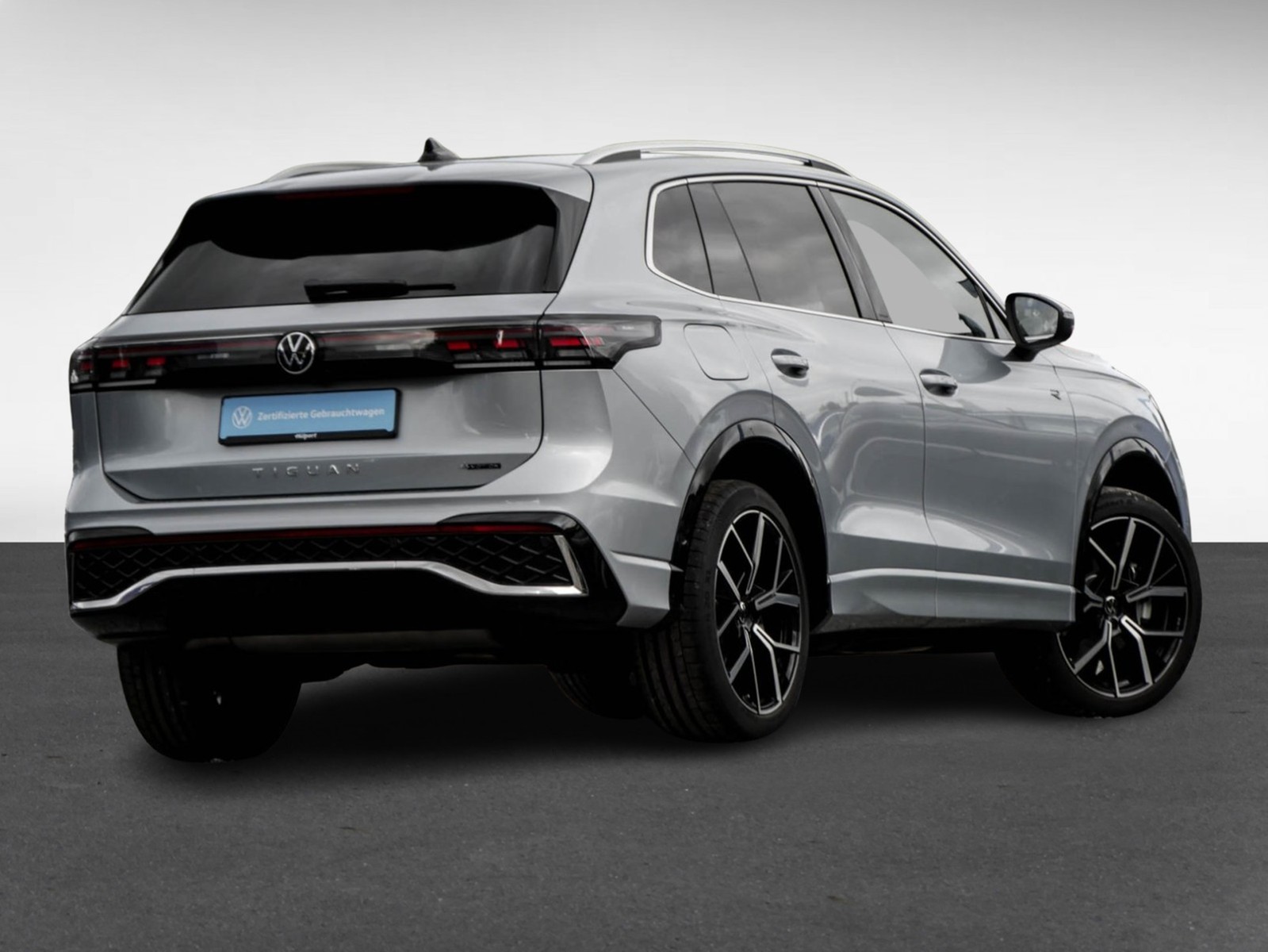 Volkswagen Tiguan 2.0 R-LINE 4X4 NEUESMODELL AHK 360CAM 20Z