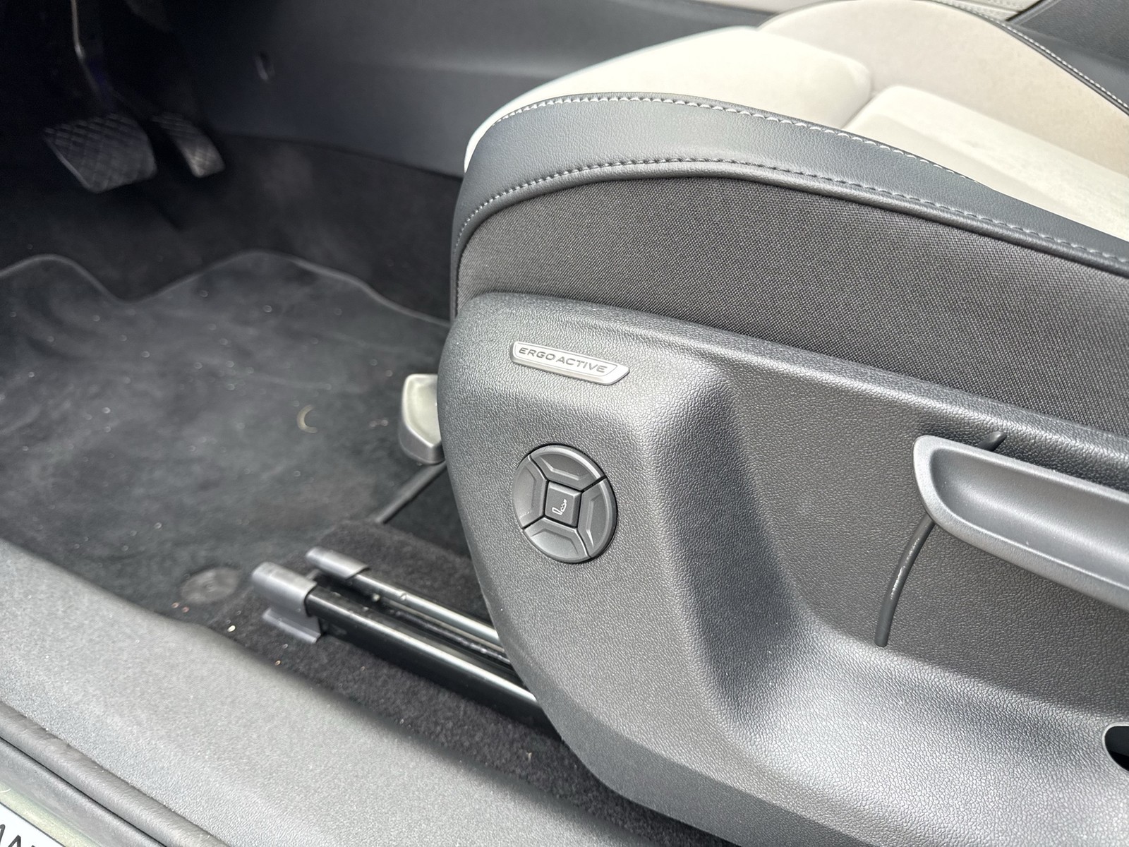 Volkswagen Tayron 2.0 ELEGANCE STANDHZ. AHK 360CAM ACC LM18