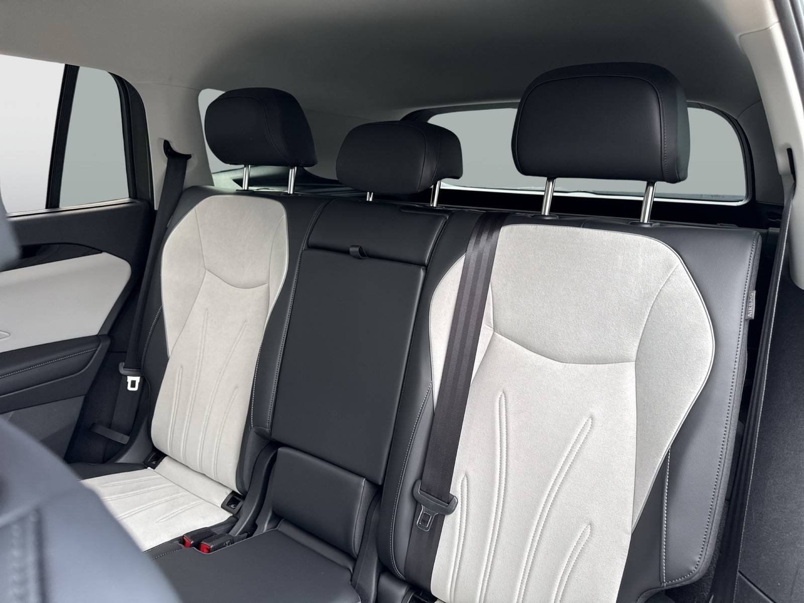 Volkswagen Tayron 2.0 ELEGANCE STANDHZ. AHK 360CAM ACC LM18