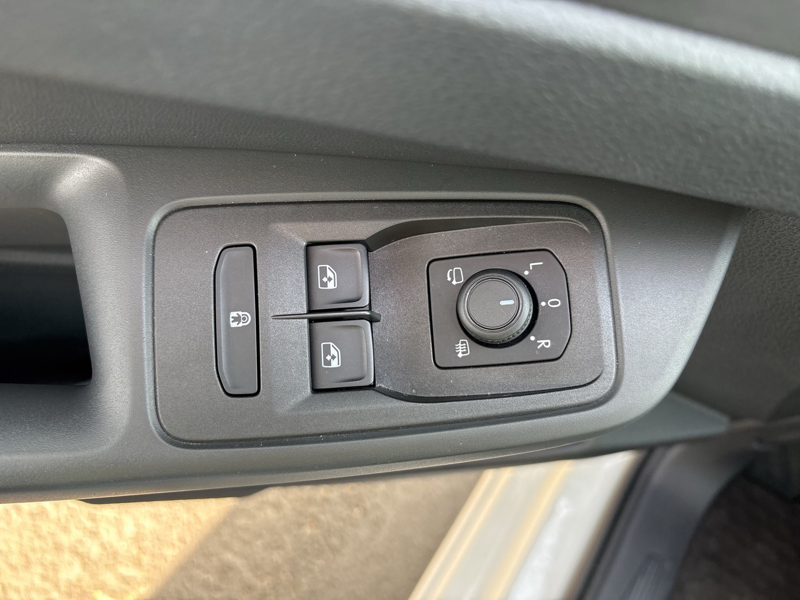 Volkswagen Caddy Maxi 2.0 EDITION 7SITZE AHK CAM ACC LM17