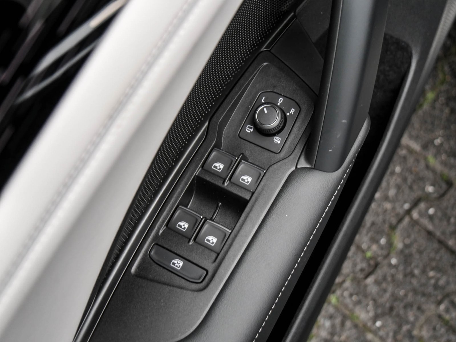 Volkswagen Tiguan 1.5 HYBRID ELEGANCE NEUES MODELL AHK LM18