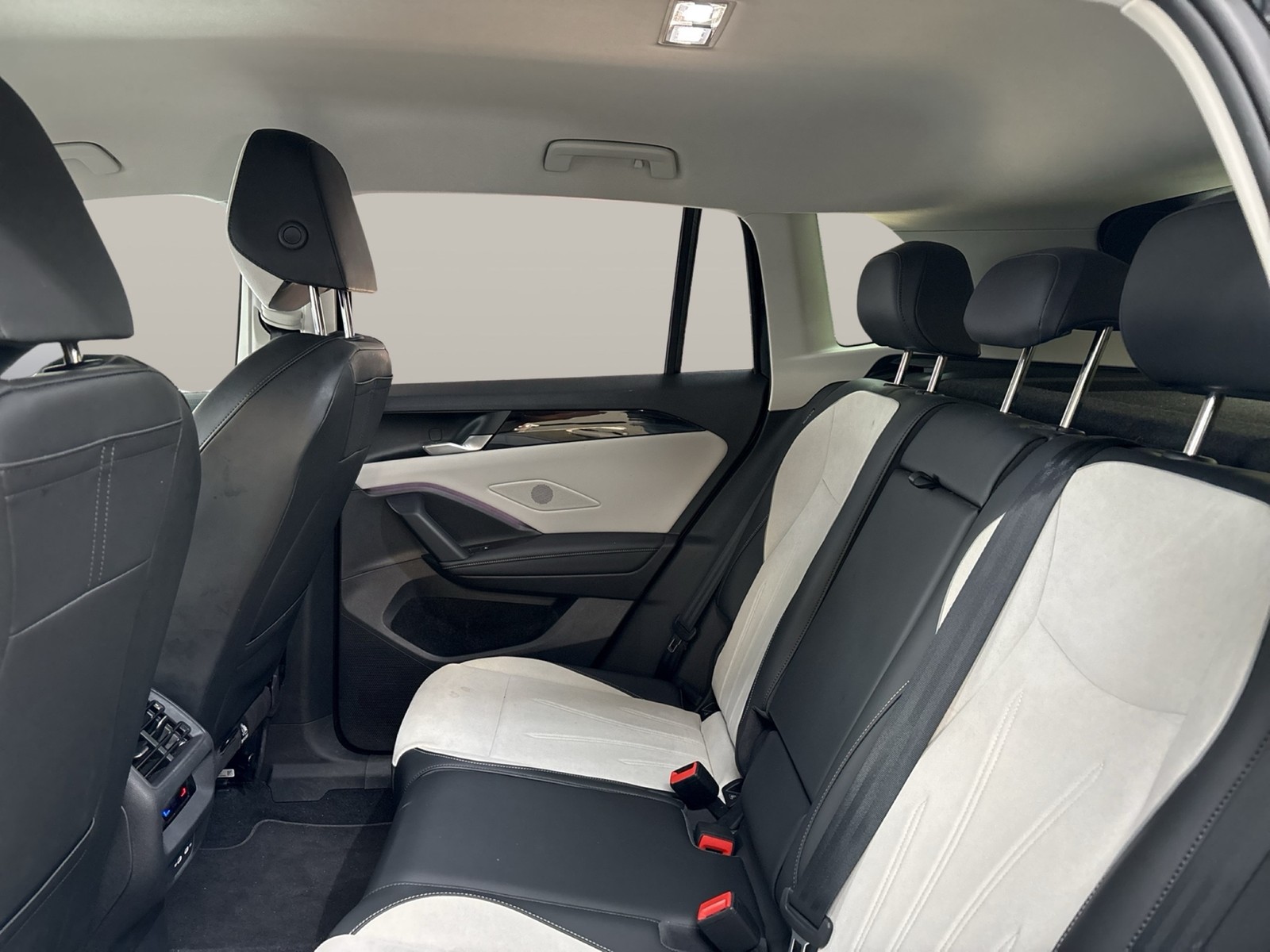 Volkswagen Tiguan 1.5 HYBRID ELEGANCE AHK CAM ACC LM18 NAVI