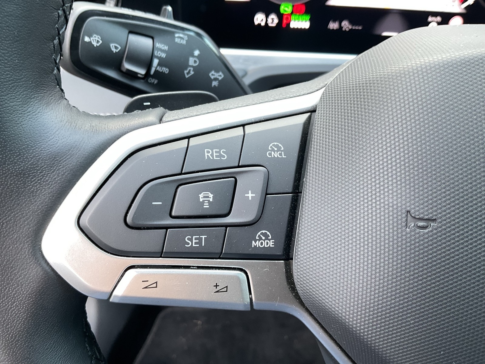 Volkswagen Passat Variant 1.5 HYBRID ELEGANCE AHK 360°CAM