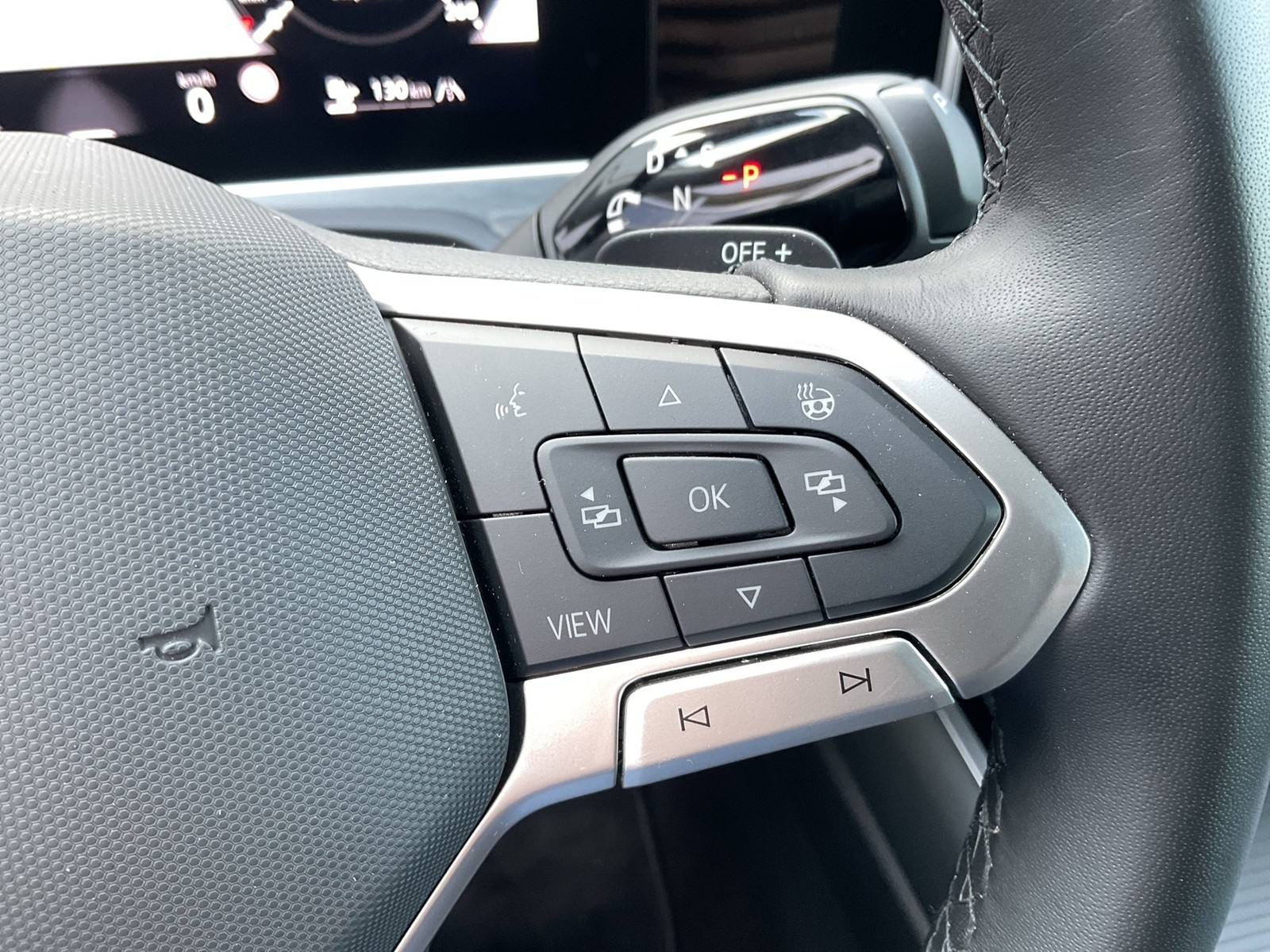 Volkswagen Passat Variant 1.5 HYBRID ELEGANCE AHK 360°CAM