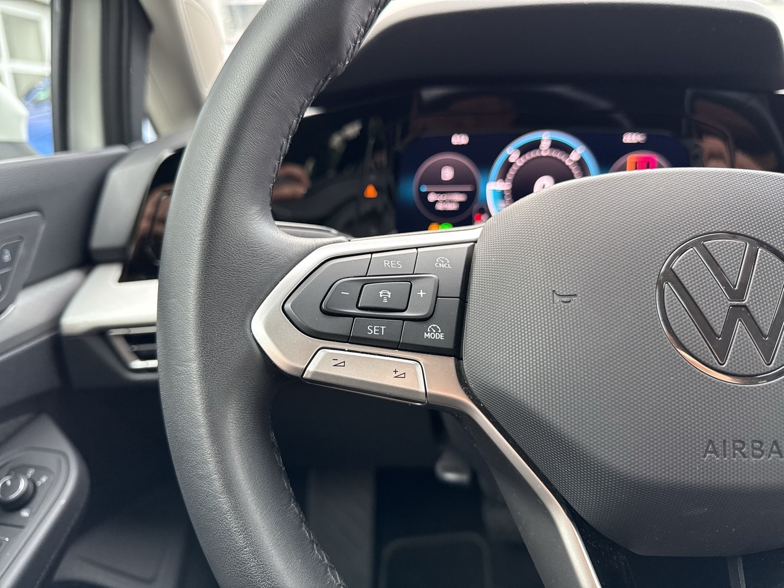 Volkswagen Golf Variant VIII 2.0 LIFE CAM ACC HEAD-UP NAVI