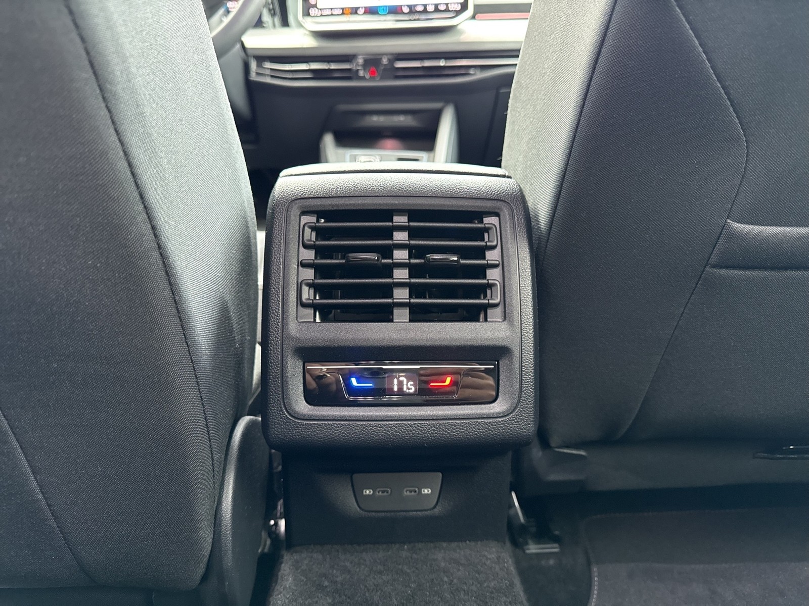 Volkswagen Golf Variant VIII 2.0 LIFE CAM ACC HEAD-UP NAVI
