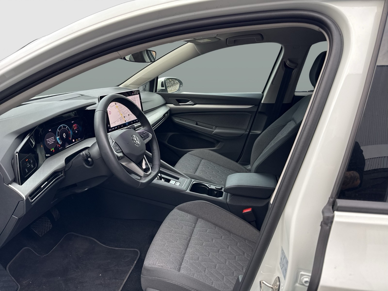 Volkswagen Golf Variant VIII 2.0 LIFE CAM ACC HEAD-UP NAVI