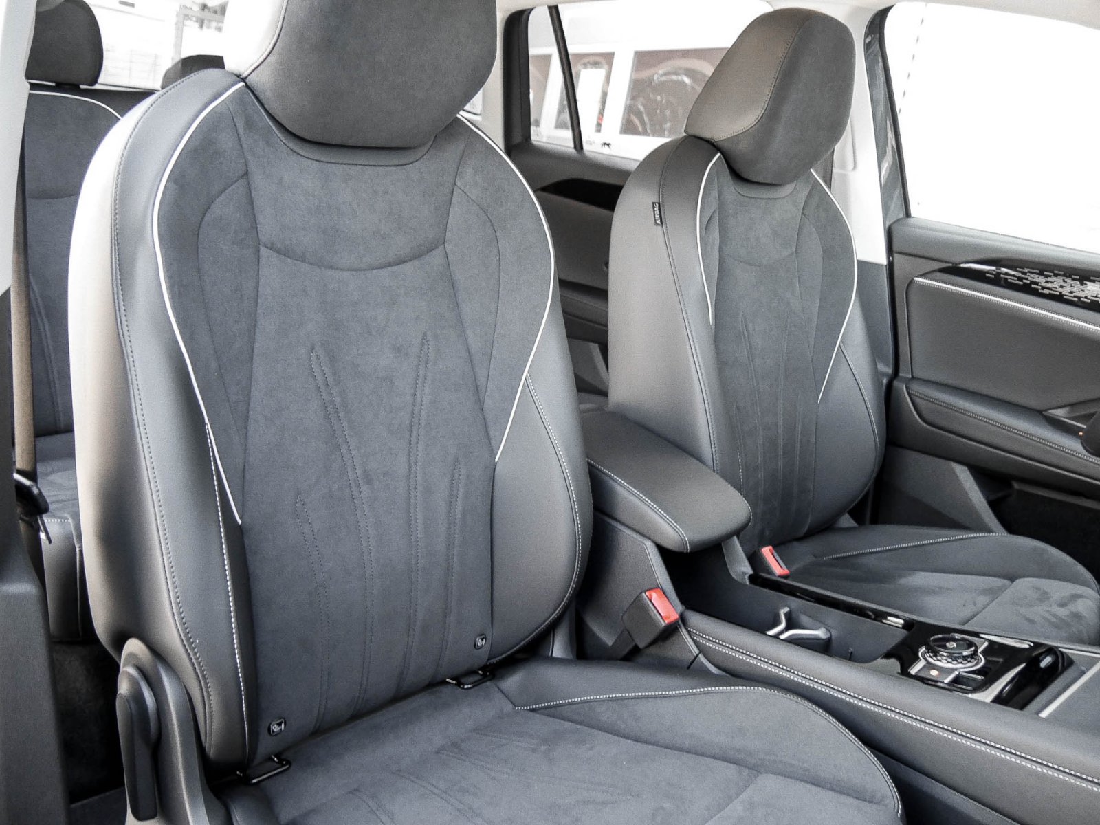 Volkswagen Tiguan 1.5 HYBRID ELEGANCE NEUES MODELL 360°CAM