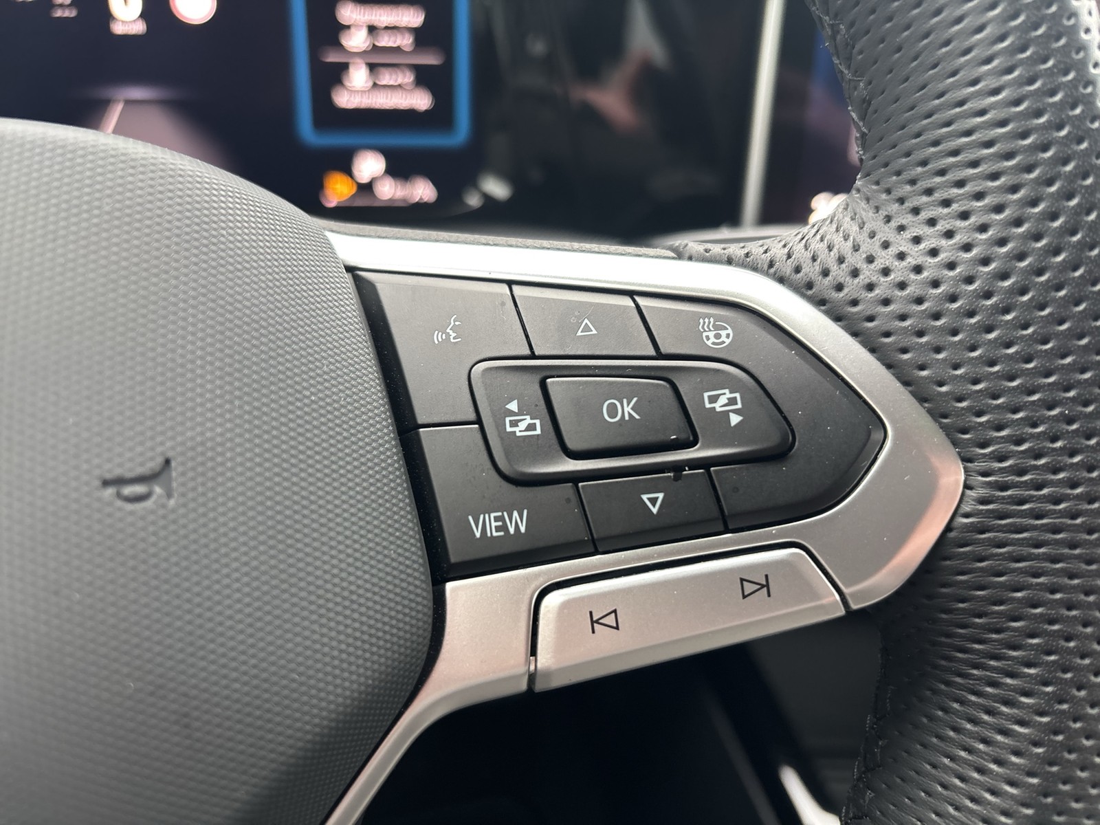 Volkswagen Golf VIII 1.5 R-LINE FACELIFT 360°CAM ACC LM17