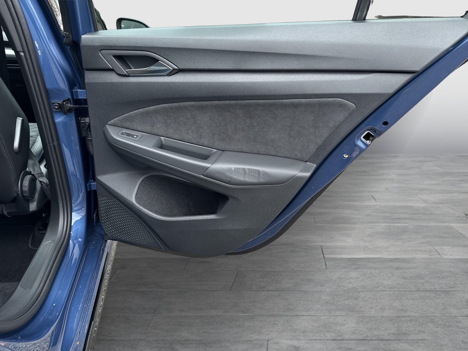 Volkswagen Golf VIII 1.5 R-LINE FACELIFT AHK CAM ACC LM17