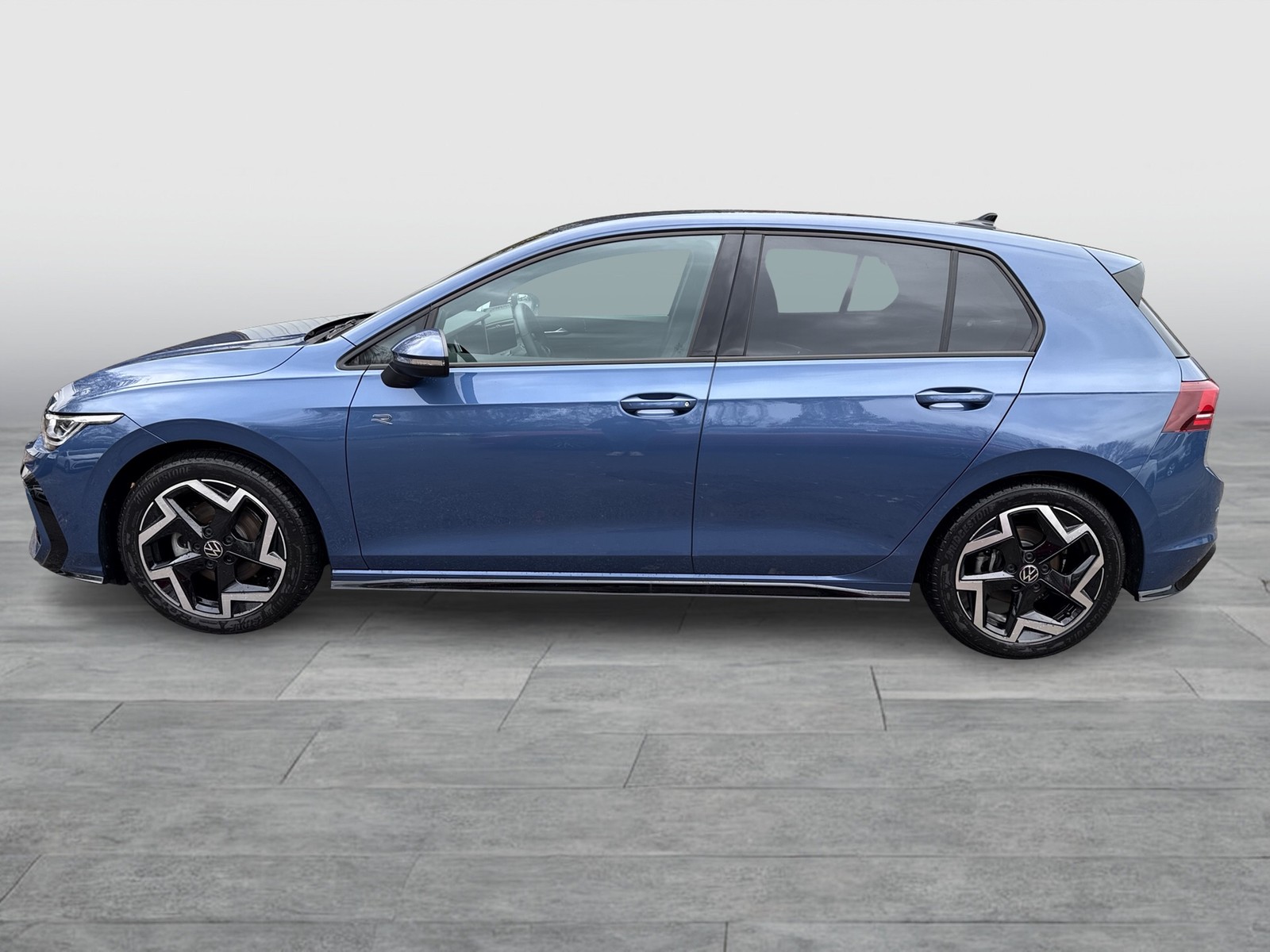 Volkswagen Golf VIII 1.5 R-LINE FACELIFT AHK CAM ACC LM17