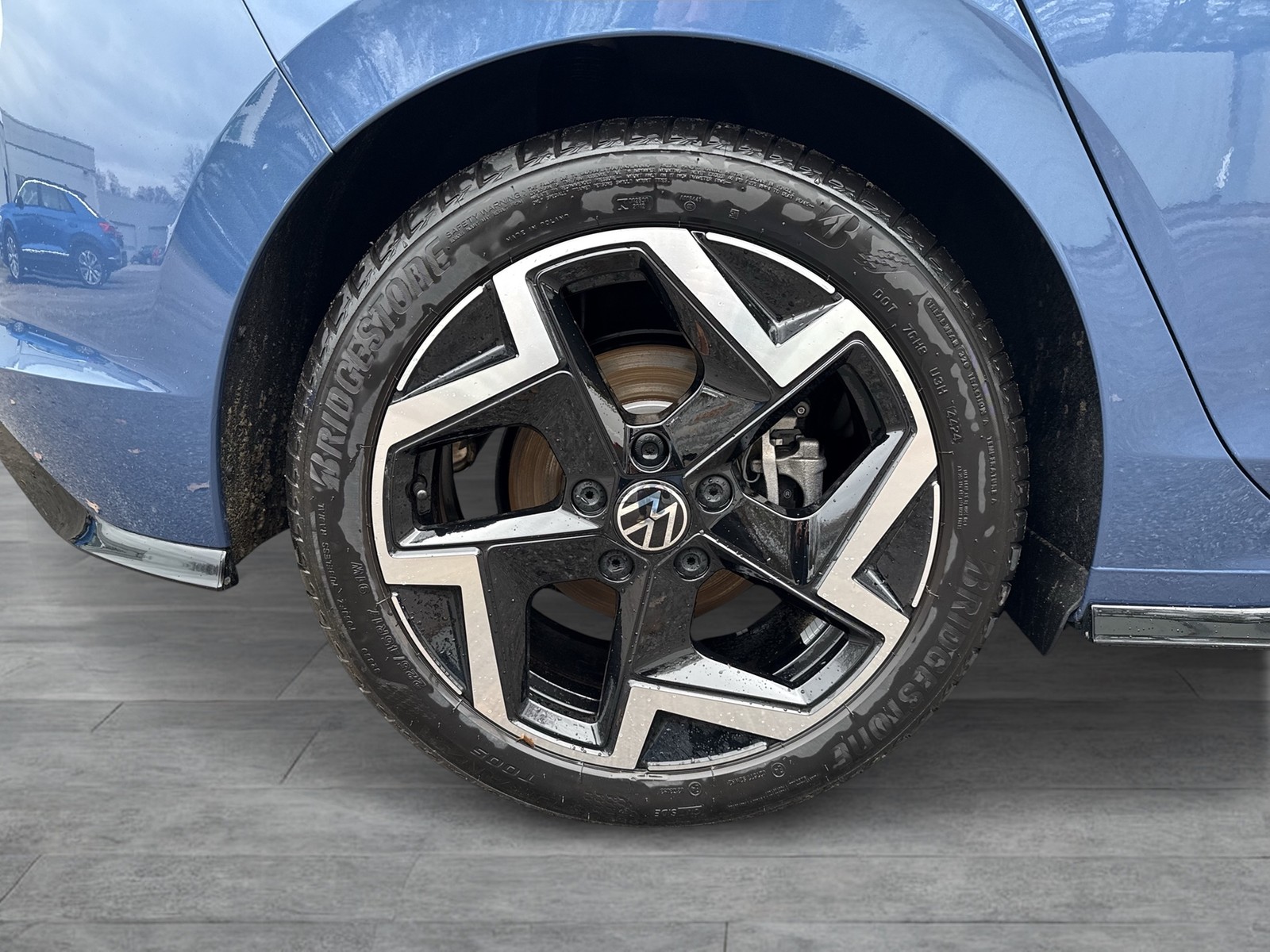 Volkswagen Golf VIII 1.5 R-LINE FACELIFT AHK CAM ACC LM17