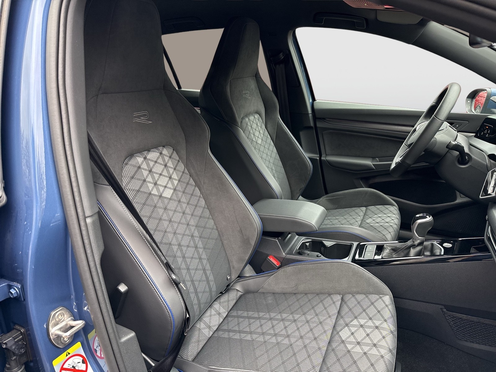 Volkswagen Golf VIII 1.5 R-LINE FACELIFT AHK CAM ACC LM17