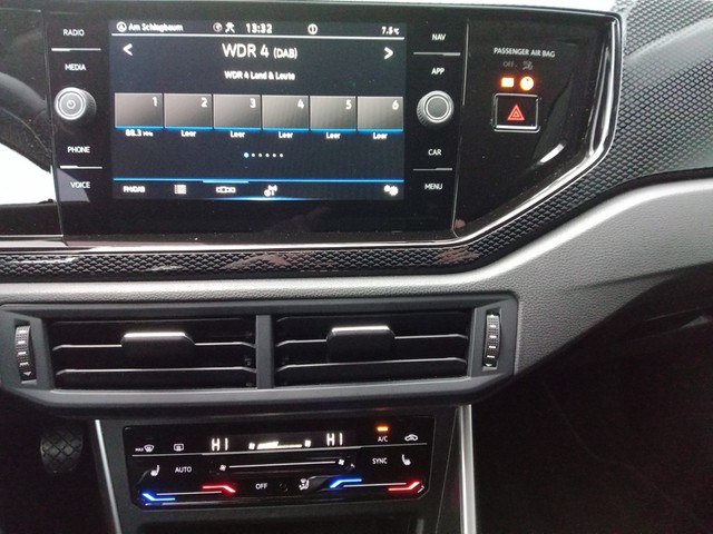 Volkswagen Polo 1.0 LIFE NAVI LED SITZHEIZUNG CARPLAY DAB+