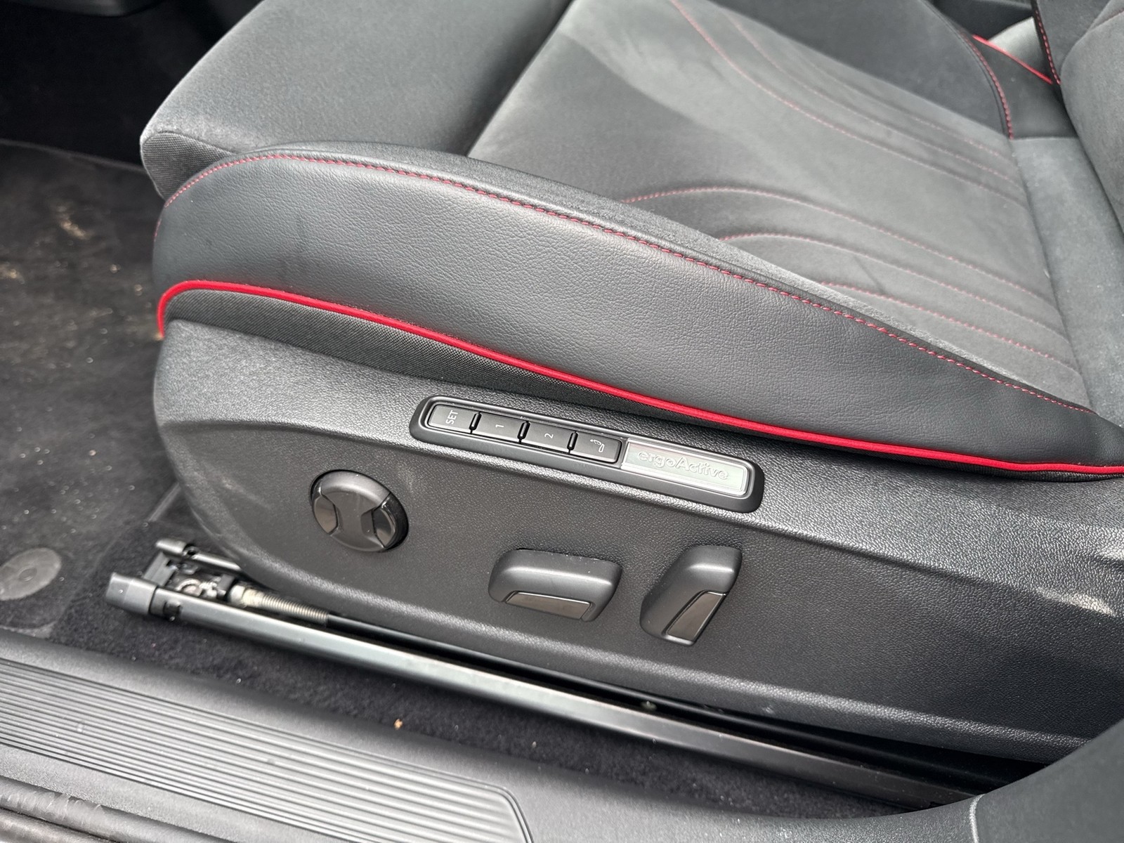 Volkswagen ID.3 GTX WÄRMEPUMPE PANO HARMAN KARDON 360°CAM