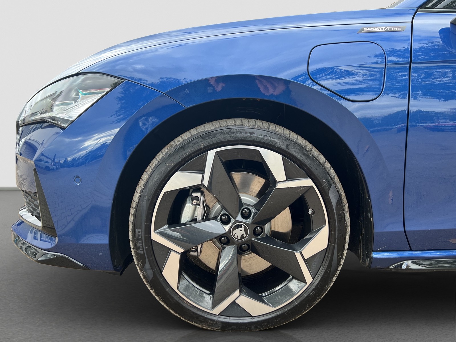 Skoda Superb 1.5 iV SPORTLINE AHK 360°CAM LM19 EKLAPPE