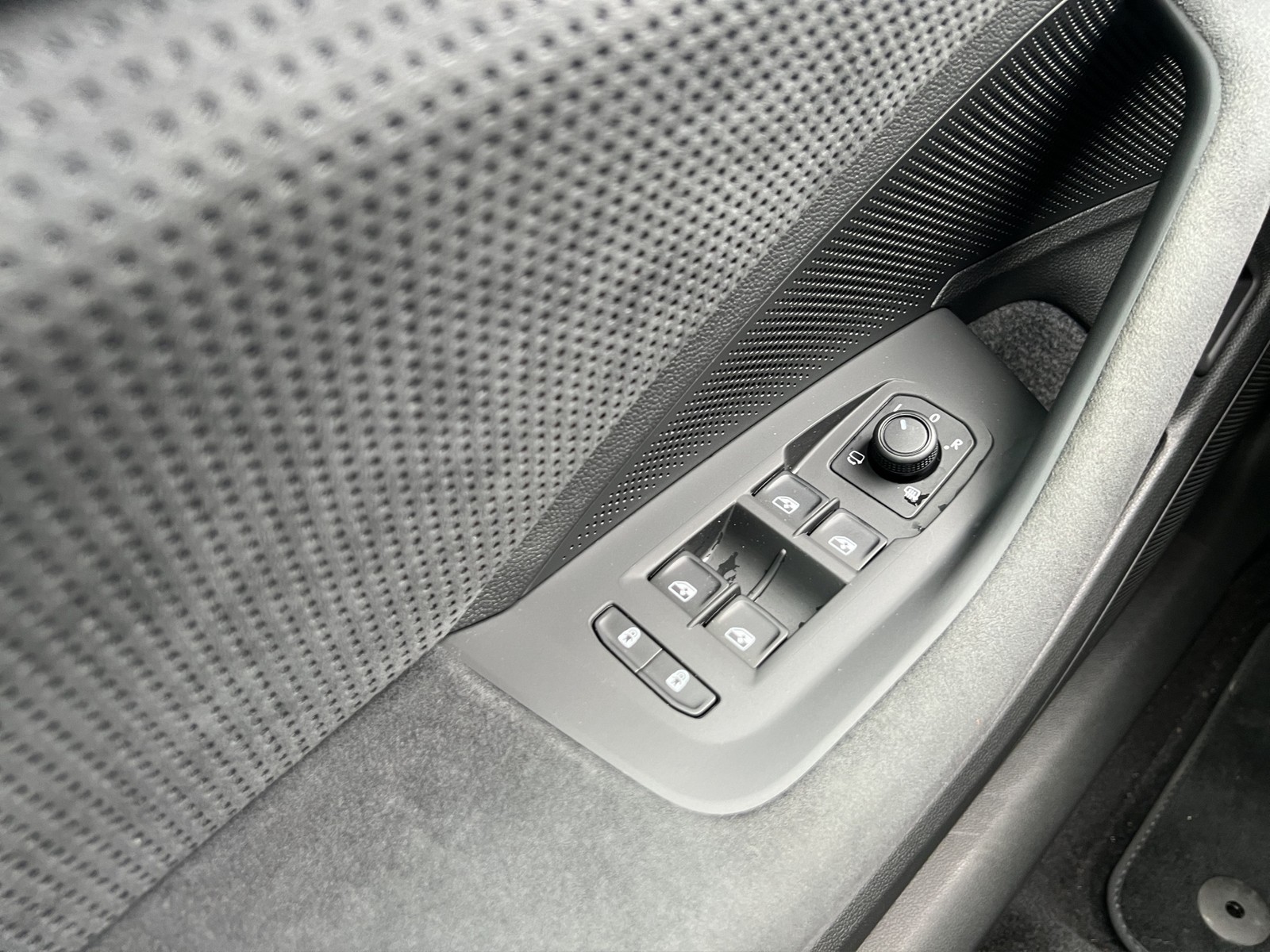 Skoda Superb 1.5 iV SPORTLINE AHK 360°CAM LM19 EKLAPPE