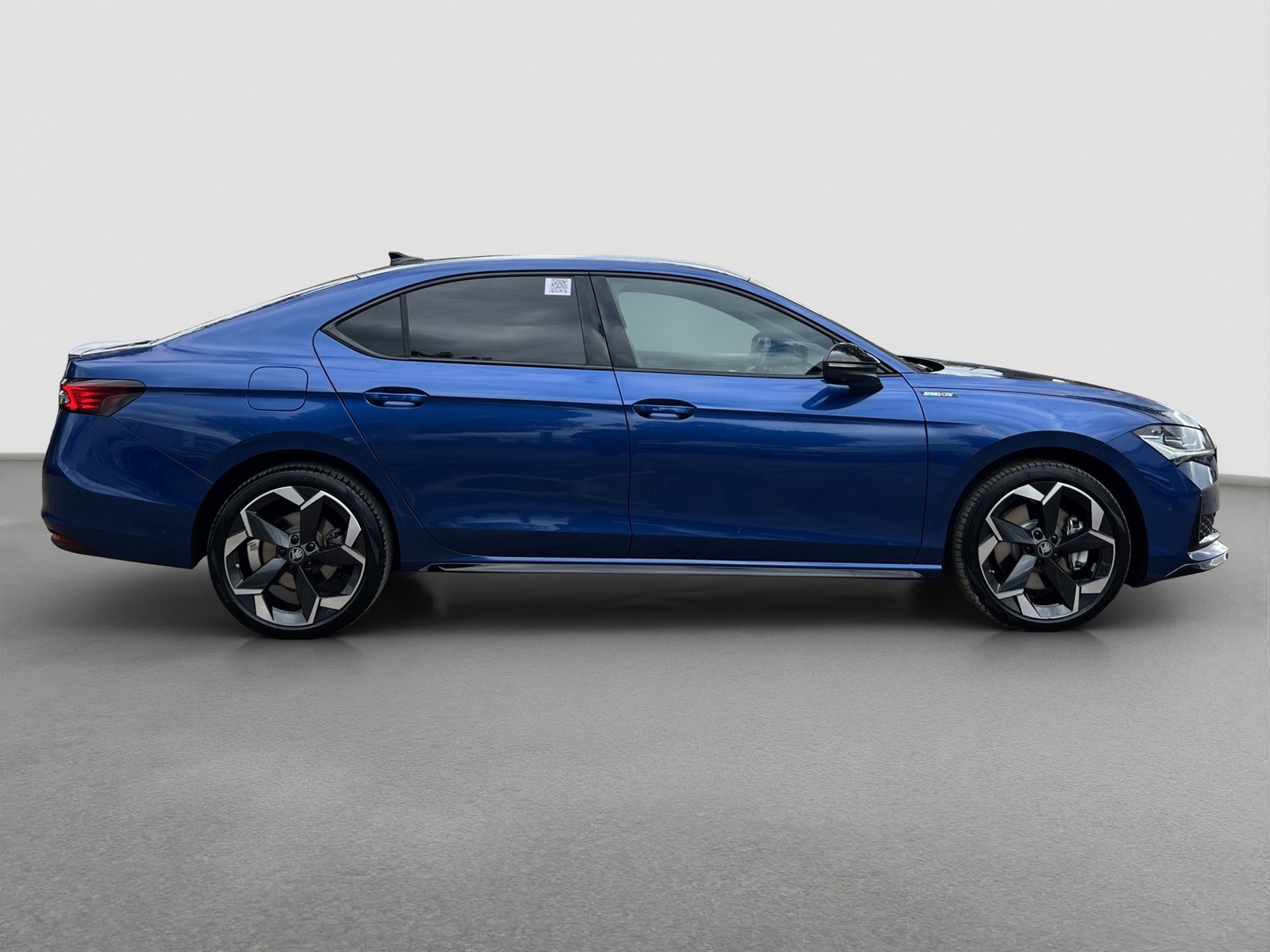 Skoda Superb 1.5 iV SPORTLINE AHK 360°CAM LM19 EKLAPPE