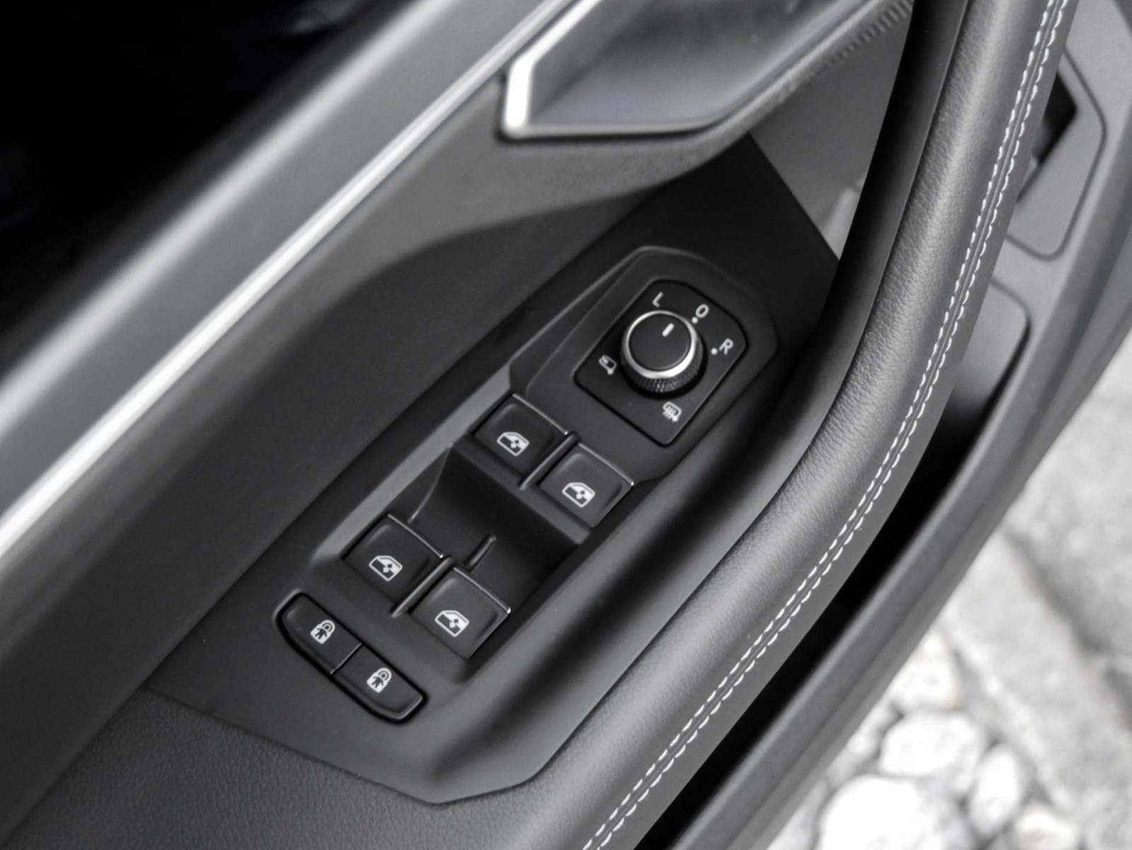 Volkswagen Touareg V6 R-LINE NEUES MODELL STANDHZ. AHK CAM
