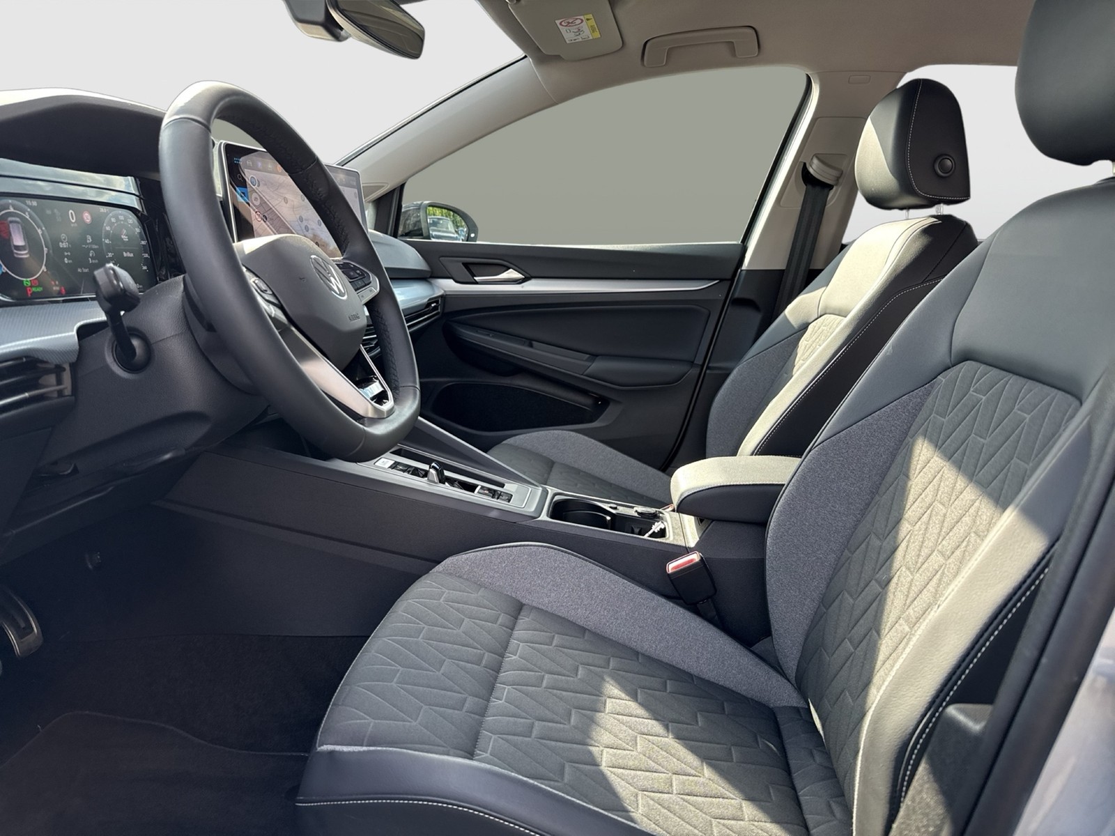 Volkswagen Golf Variant VIII 1.5 eTSI ENERGY CAM ACC NAVI