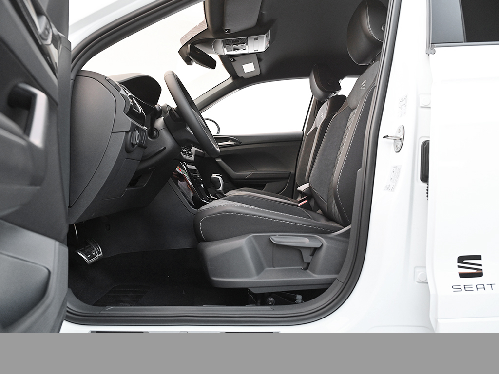 Volkswagen T-Cross 1.5 R-LINE DSG BLACKSTYLE AHK NAVI CAM