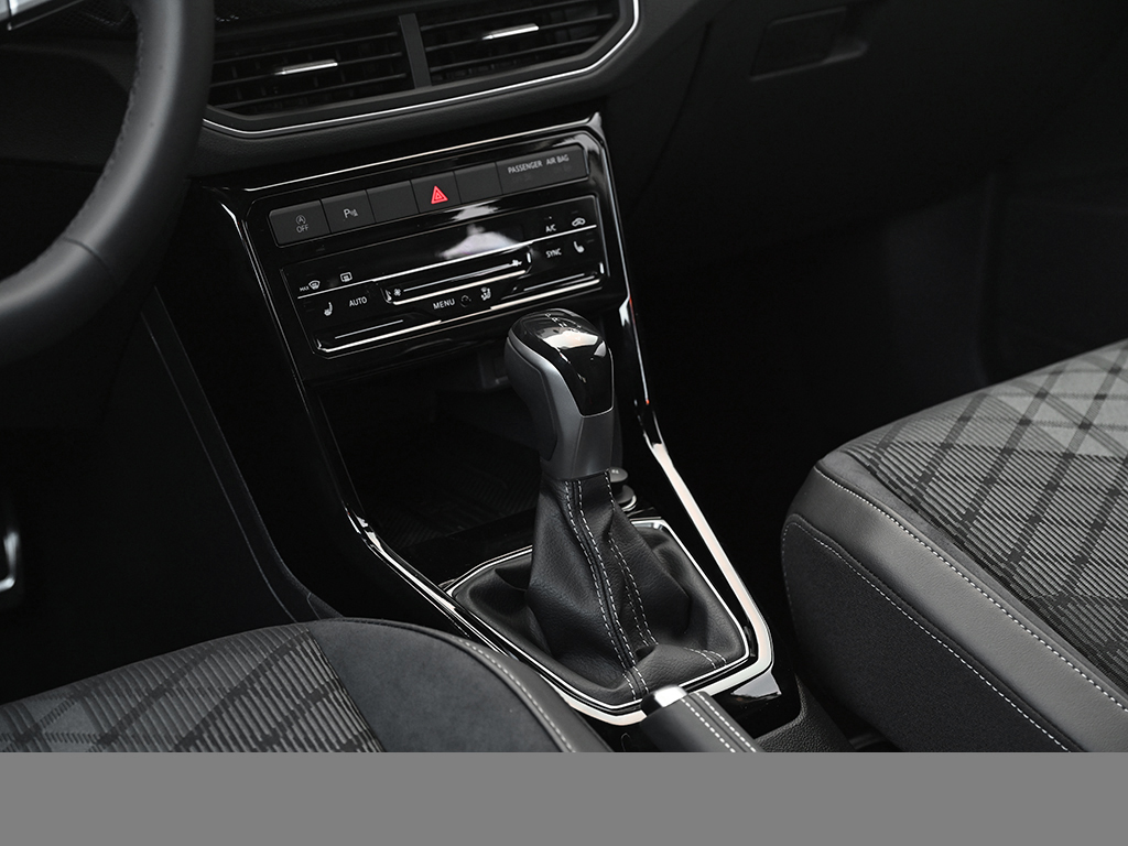 Volkswagen T-Cross 1.5 R-LINE DSG BLACKSTYLE AHK NAVI CAM