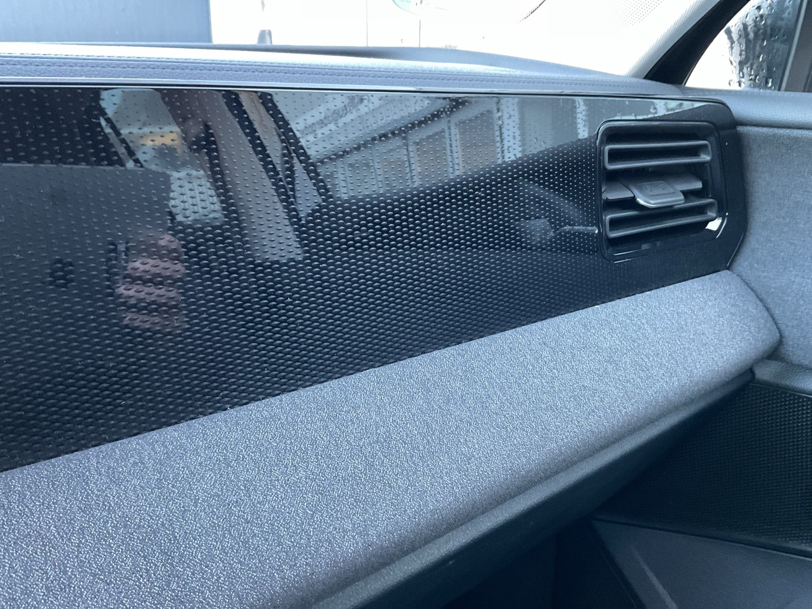 Volkswagen Tiguan 1.5 eTSI NEUES MODELL AHK CAM NAVI SITZHZ