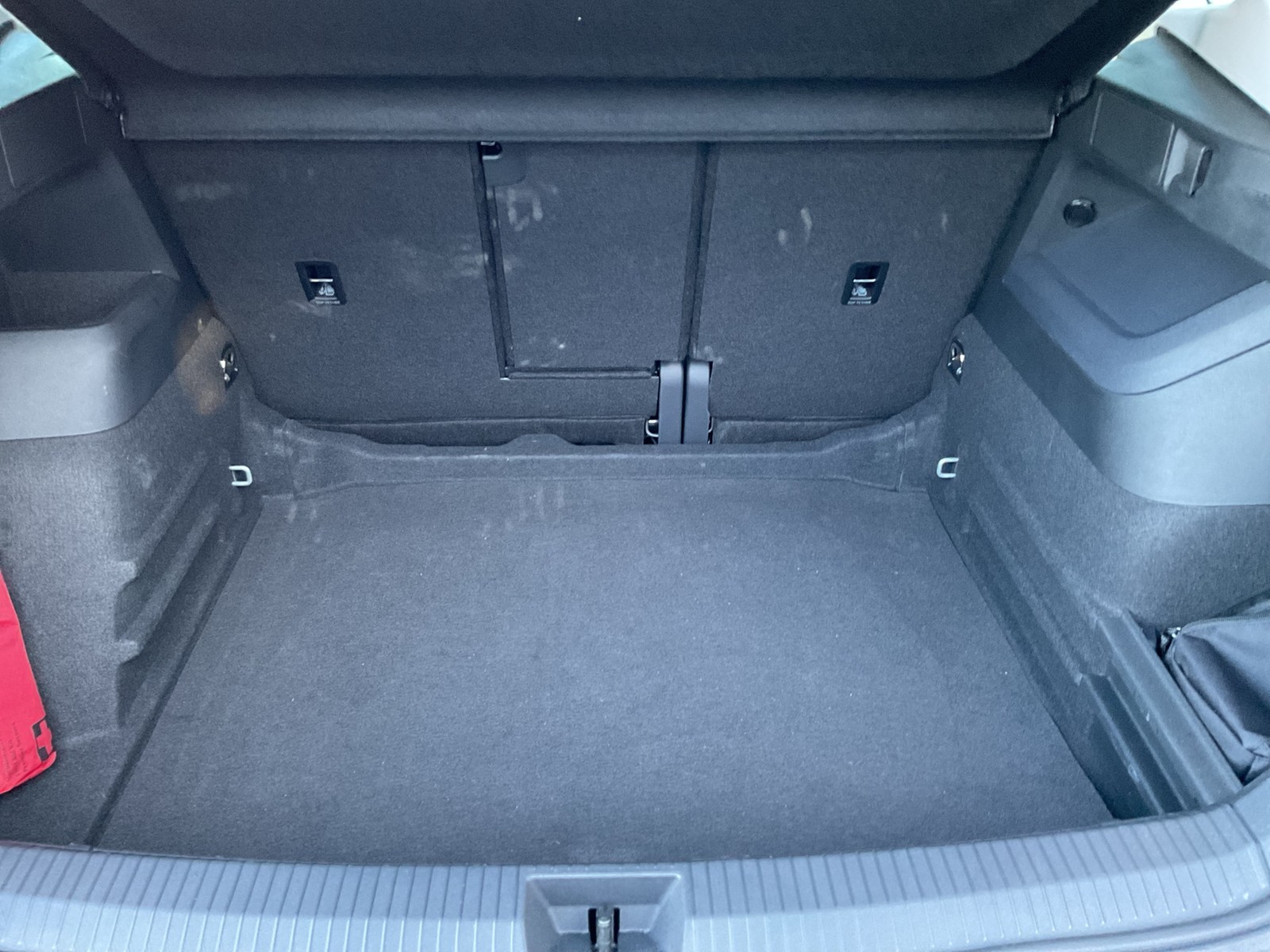 Volkswagen Tiguan 1.5 eTSI NEUES MODELL AHK CAM NAVI SITZHZ