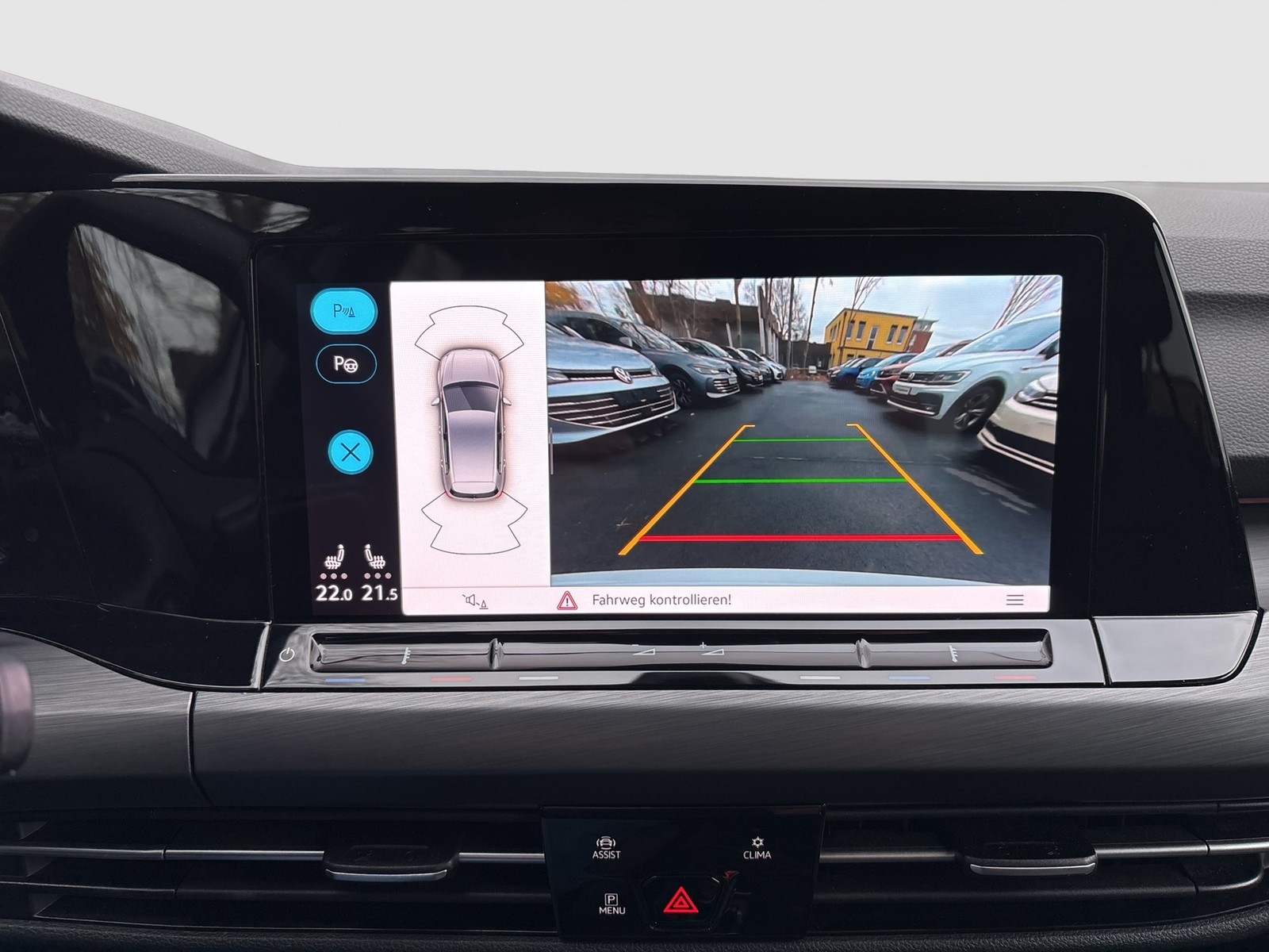 Volkswagen Golf VIII 2.0 STYLE KAMERA ALU18 NAVI CARPLAY