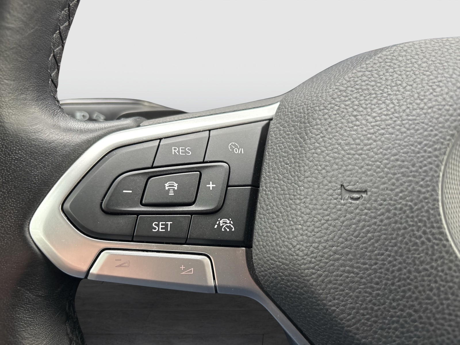 Volkswagen Golf VIII 2.0 STYLE KAMERA ALU18 NAVI CARPLAY