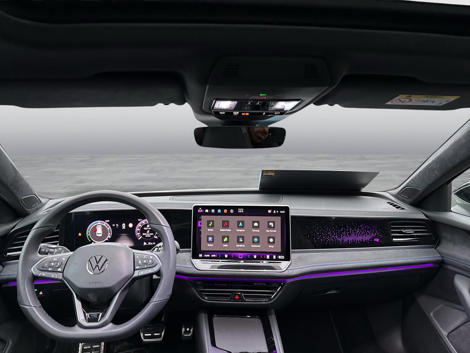 Volkswagen Passat Variant 1.5 HYBRID R-LINE NEUESMODELL AHK