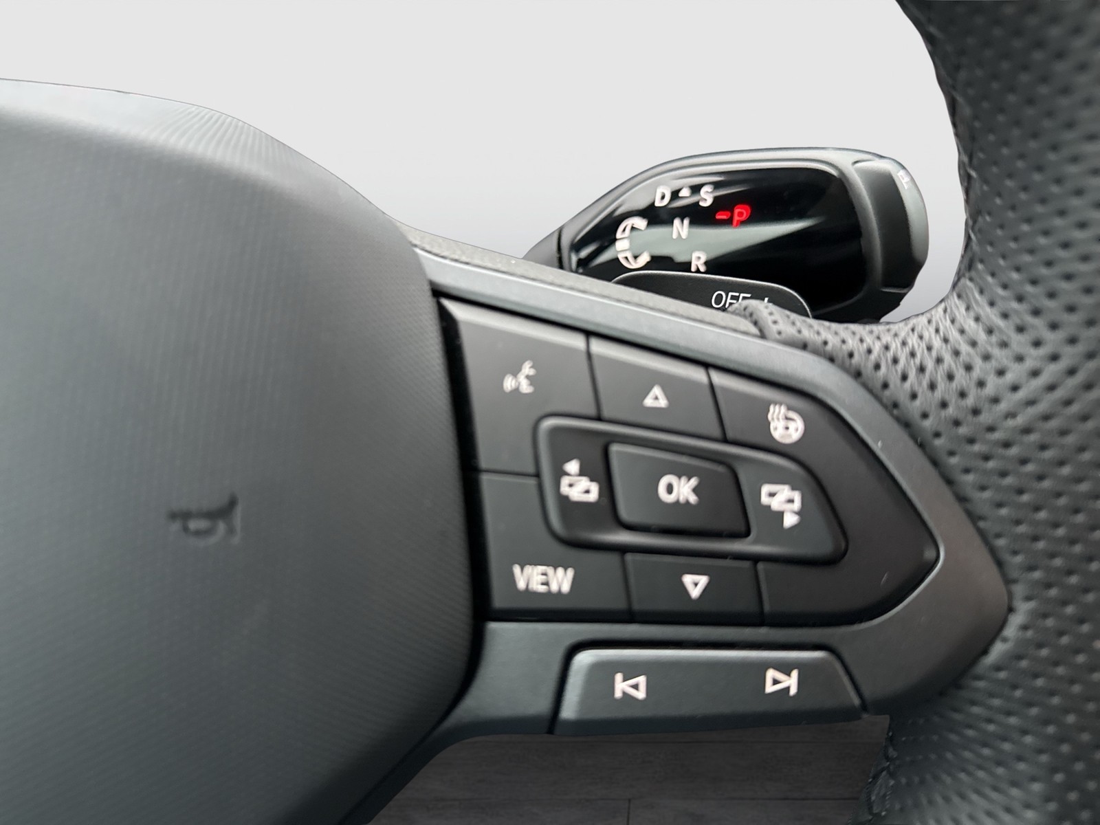 Volkswagen Passat Variant 1.5 HYBRID R-LINE NEUESMODELL AHK