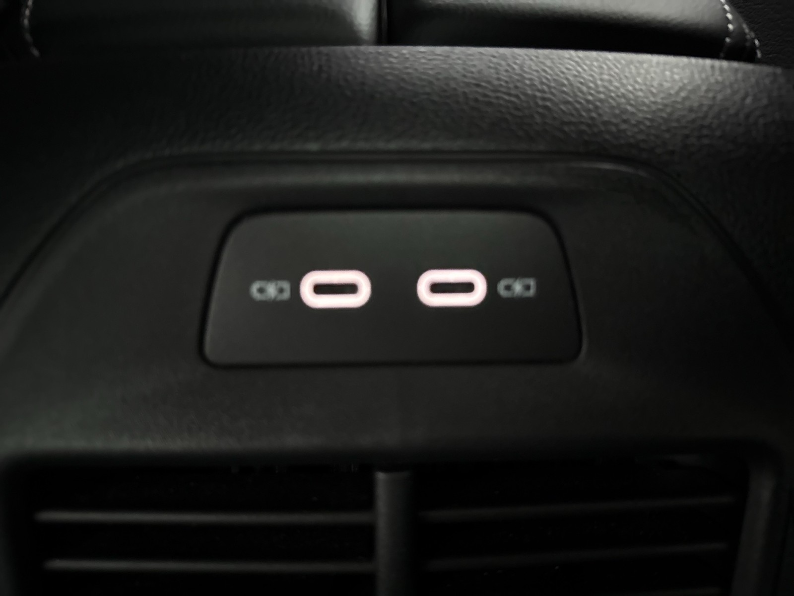 Volkswagen Passat Variant 1.5 HYBRID R-LINE NEUESMODELL AHK