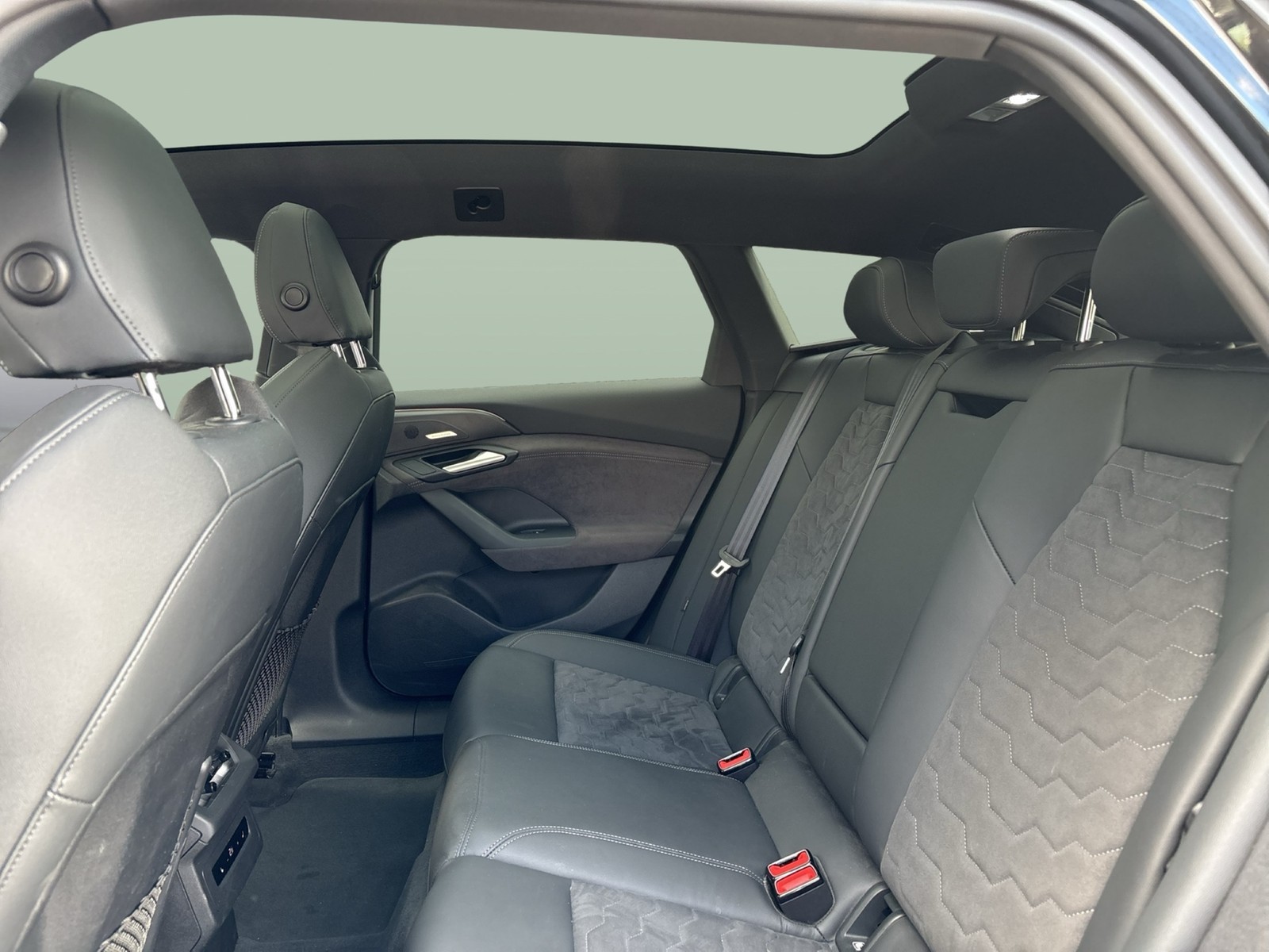 Audi A6 e-tron Avant performance S LINE PANO B&O LM21