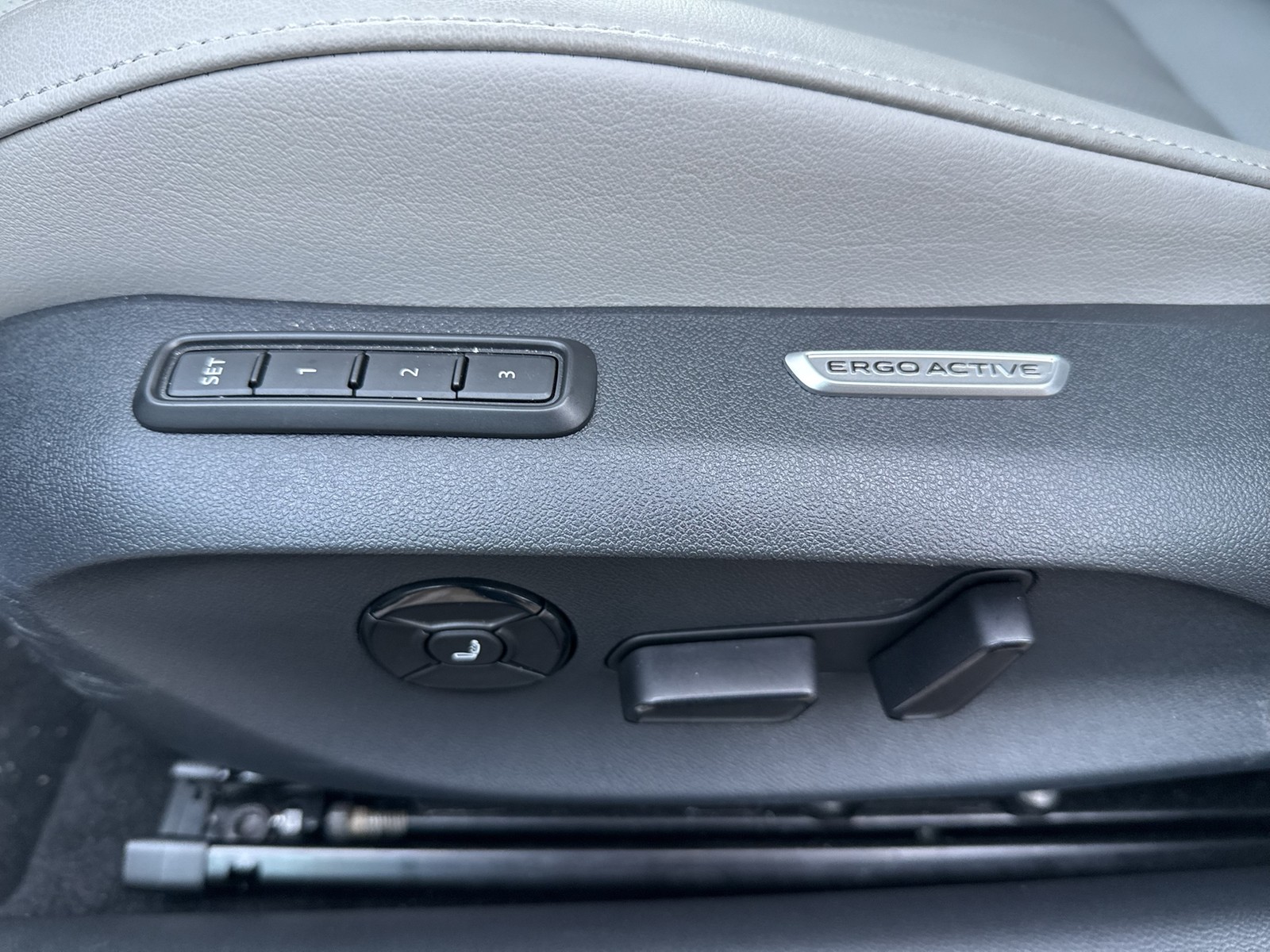 Volkswagen Passat Variant 1.5 HYBRID ELEGANCE NEUES MODELL