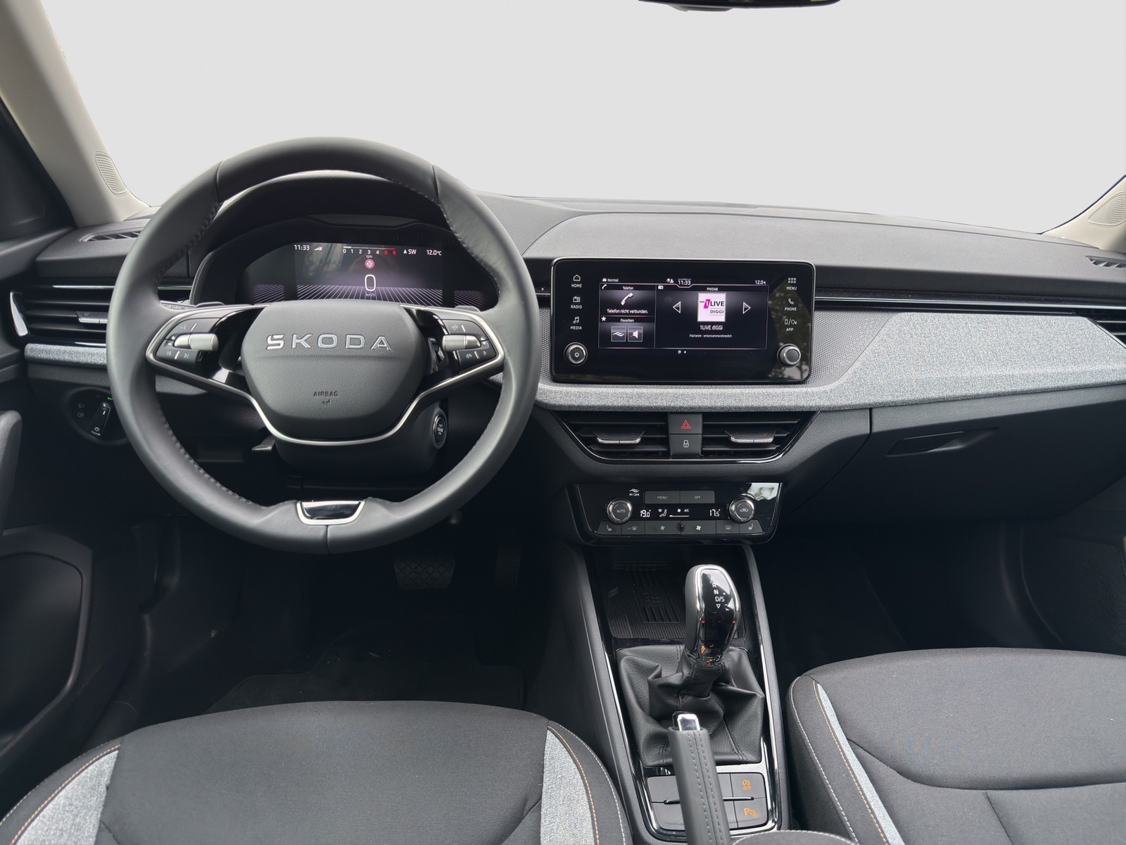 Skoda Kamiq 1.5 SELECTION CAM CARPLAY ALU SITZHEIZUNG