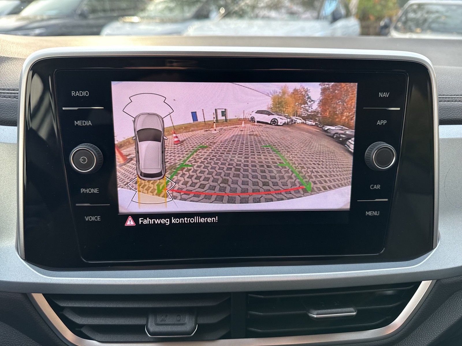 Volkswagen T-Roc 2.0 GOAL AHK CAM ACC LM17 NAVI SITZHEIZUNG