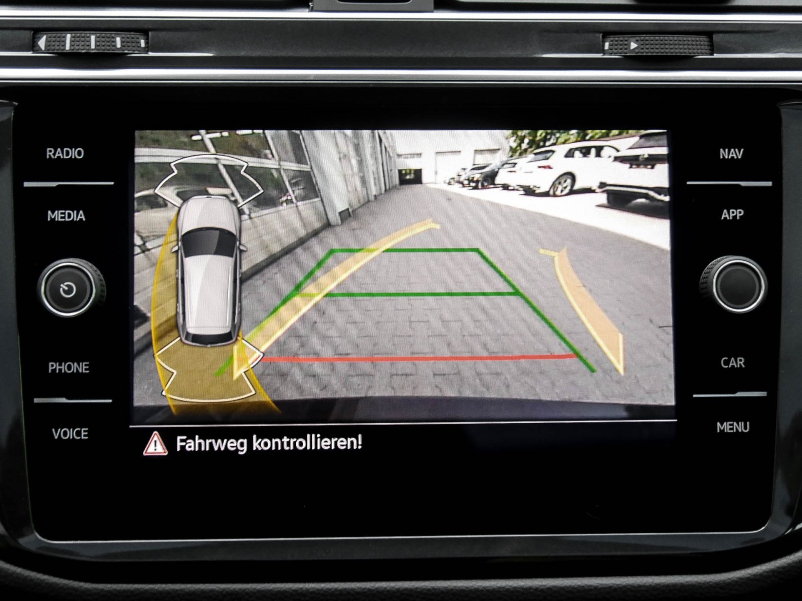 Volkswagen Tiguan 2.0 ELEGANCE PANO KAMERA HEAD-UP AHK ACC