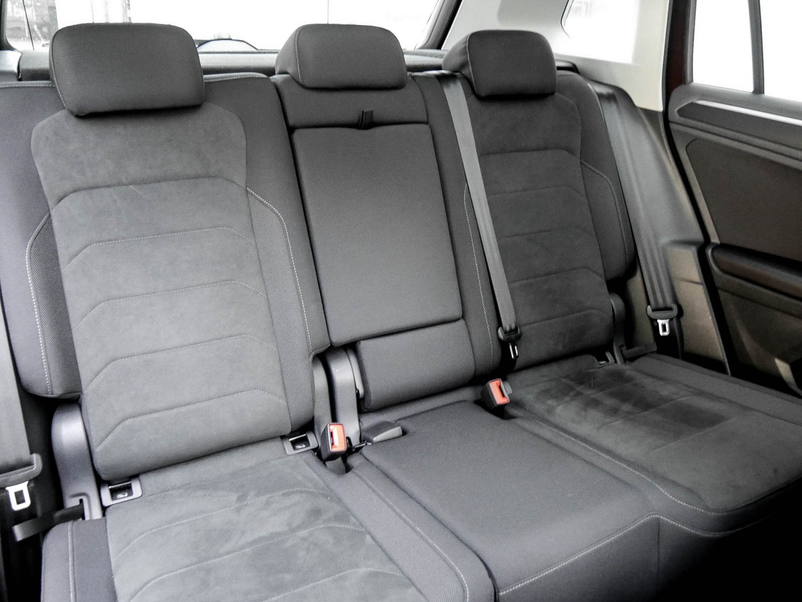 Volkswagen Tiguan 2.0 ELEGANCE PANO KAMERA HEAD-UP AHK ACC