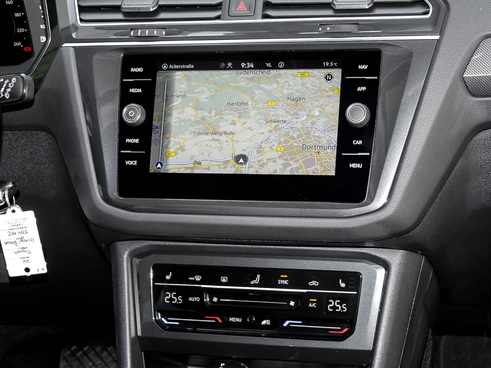 Volkswagen Tiguan 2.0 ELEGANCE PANO KAMERA HEAD-UP AHK ACC