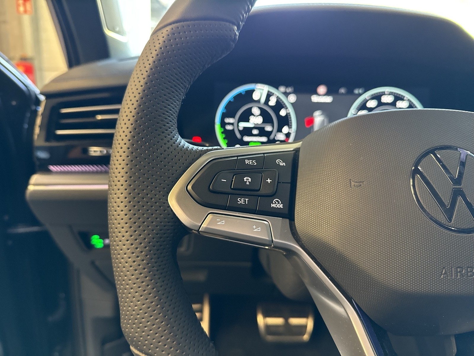 Volkswagen Touareg HYBRID R DYNAUDIO AHK 360°CAM ACC LM21