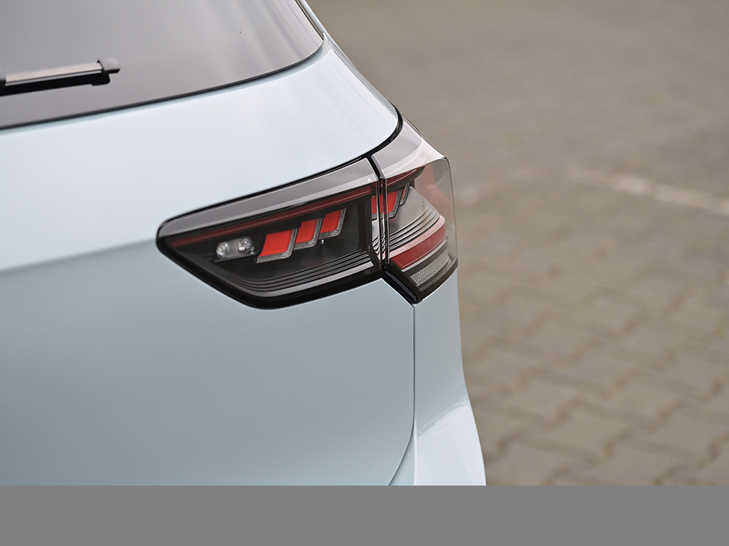 Volkswagen Golf GTI BLACKSTYLE HARMANKARDON PANO