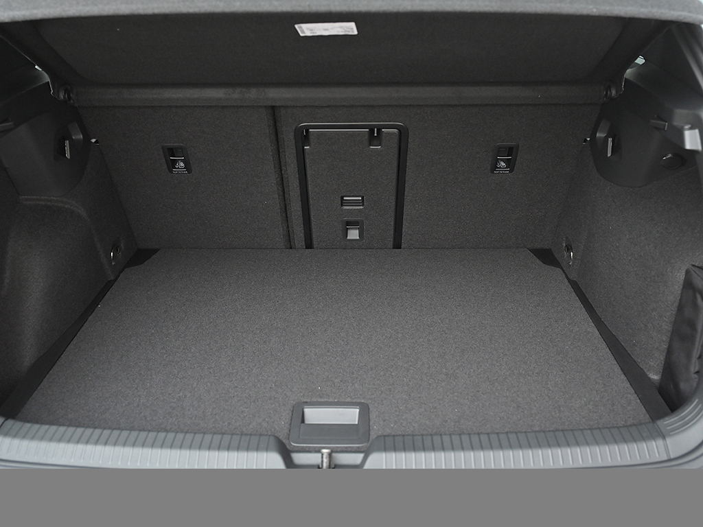 Volkswagen Golf GTI BLACKSTYLE HARMANKARDON PANO